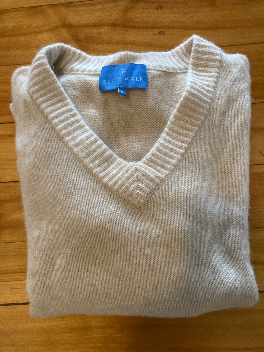 Alice Walk Oatmeal Cashmere V-Neck, small